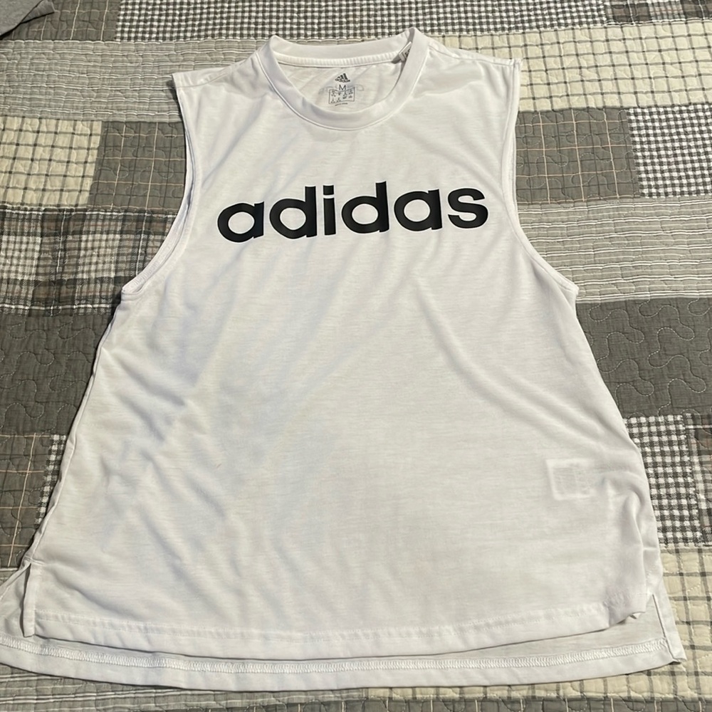 🤍🖤 Adidas Tee